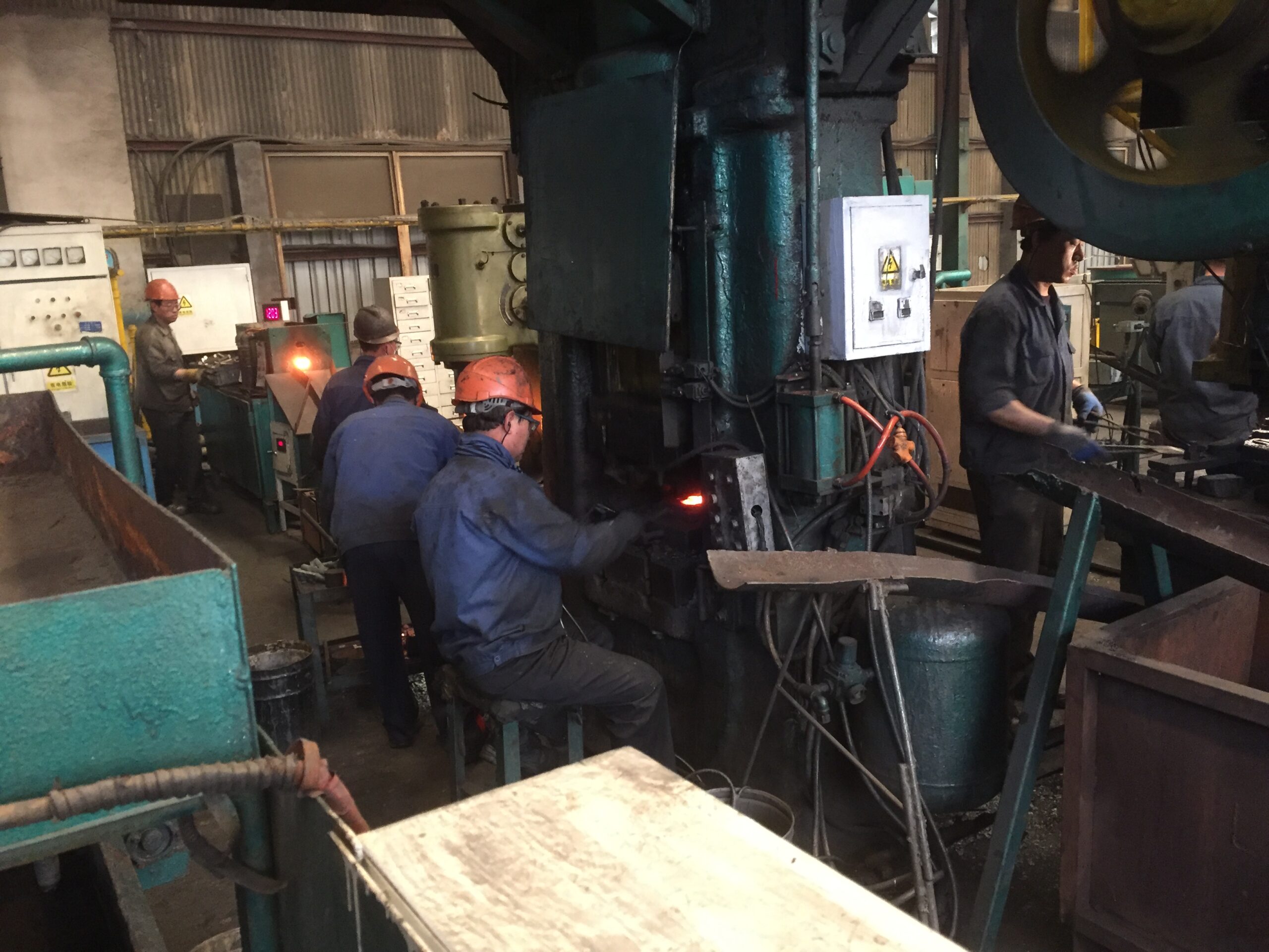 Industriële forging machine voor smeedstalen componenten